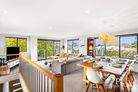 Family Entertainer Sleeps 10 - Tourism Townsville 0