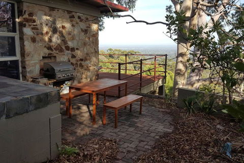 Family Home Prestigious Suburb Panoramic Views - Tourism Townsville 1