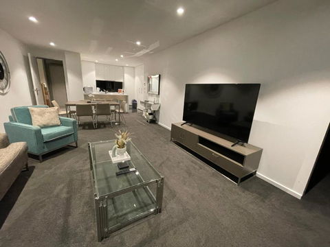 Fantastic 3 Bedroom Apartment In Southbank - Tourism Townsville 4