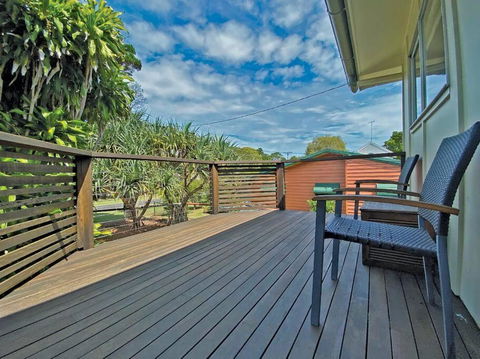 FLINDERS BEACHHOUSE - Tourism Townsville 1
