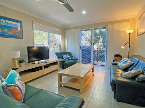 FLIP FLOP INN - Tourism Townsville 2