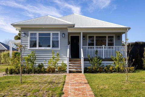 FOREST CORNER - 3 BEDROOM WEATHERBOARD, TRENTHAM - Tourism Townsville 0