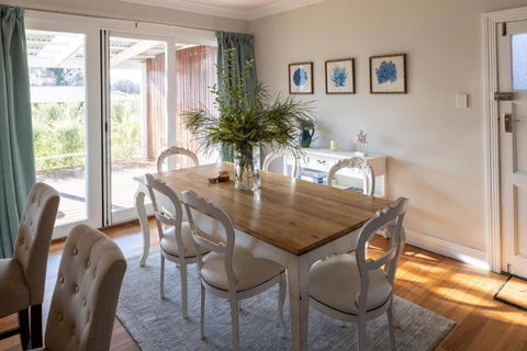 FOREST CORNER - 3 BEDROOM WEATHERBOARD, TRENTHAM - Tourism Townsville 1