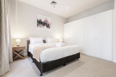 Fabulous Collins Street Luxury 2 BR Apartment - Tourism Townsville 3