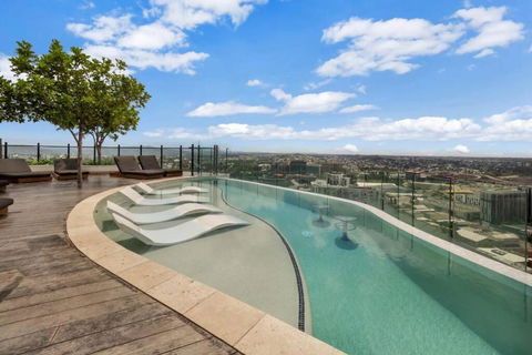 FV Peppers 2BR 2BA W Parking, Shared Spa, Gym, Pool - Tourism Townsville 0