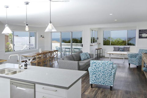 FYNE SHORES - Tourism Townsville 0