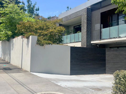 Glen Iris Gem - Modern Apartment With Car Park - Tourism Townsville 0