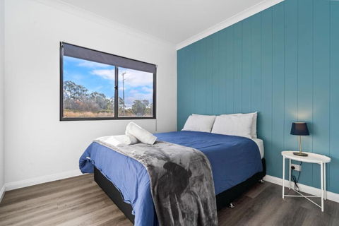 Glenowrie Cottage - 2 Queen Beds - Near Cadia - Tourism Townsville 2