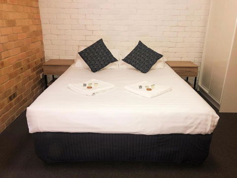 Hanbury Lodge - Tourism Townsville 0
