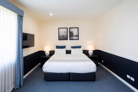 Hawkesbury Race Club Motel - Tourism Townsville 0