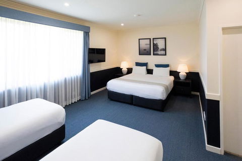 Hawkesbury Race Club Motel - Tourism Townsville 1
