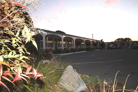 Hi Way Motor Inn - Tourism Townsville 3