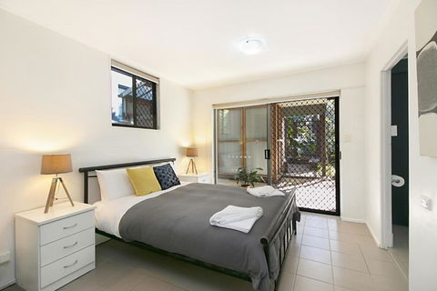HideAway - Tweed Coast Holidays - Tourism Townsville 0