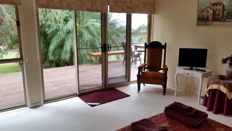 Hilltop Hideaway - Tourism Townsville 2