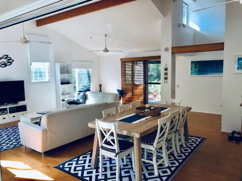 Ibis 3 House - Tourism Townsville 3