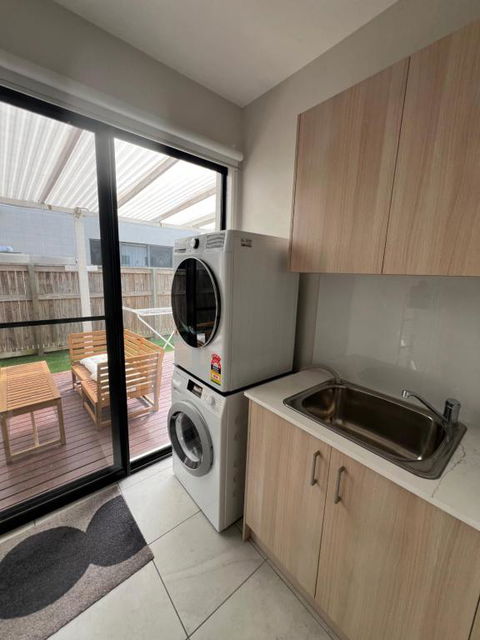 Home Away From Home & Resort Facility - Tourism Townsville 1