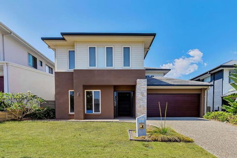Home Away From Home Grand Family Mansion - Tourism Townsville 0