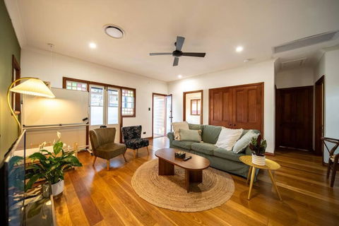 House Of Fairy Wren -Charming Queenslander Cottage Mins Drive To Brisbane CBD And Gabba Stadium! - Tourism Townsville 0