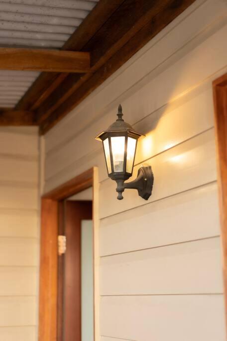 House Of Fairy Wren -Charming Queenslander Cottage Mins Drive To Brisbane CBD And Gabba Stadium! - Tourism Townsville 2