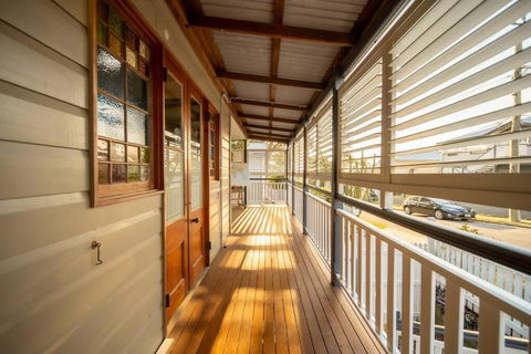 House Of Fairy Wren -Charming Queenslander Cottage Mins Drive To Brisbane CBD And Gabba Stadium! - Tourism Townsville 1