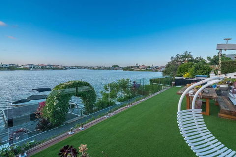 Immaculate Waterfront Residence-Masterpiece - Tourism Townsville 1