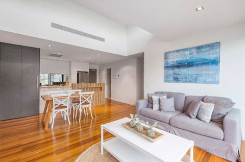 Hotel Lifestyle Home Living In Williamstown - Tourism Townsville 0