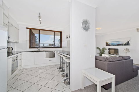 Akuna 18 6 Joffre Street - Tourism Townsville 2