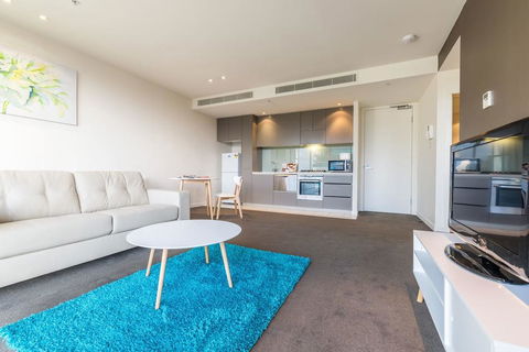 Albert Park City View Stylish 1 Bedroom Apartment - Tourism Townsville 1