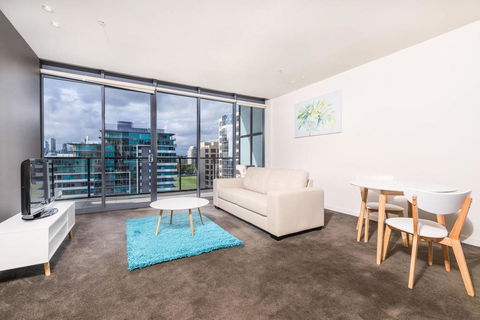 Albert Park City View Stylish 1 Bedroom Apartment - Tourism Townsville 3