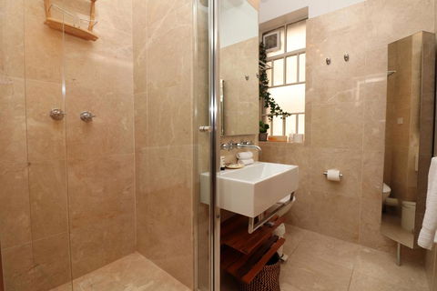 Alcaston House - Parliament House 300m, WiFi, Netflix - Tourism Townsville 3