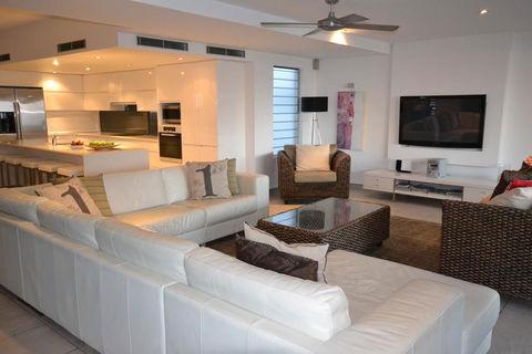 Alex Beach House - Tourism Townsville 2
