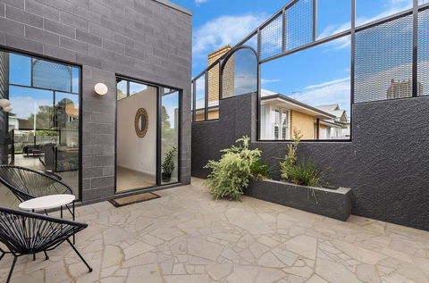 Allure On Barclay - Tourism Townsville 3