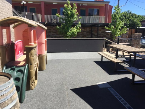 Alpine Hotel Bright - Tourism Townsville 2