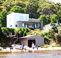 Amazing Ansons Bay Absolute Waterfront Beach House - Tourism Townsville