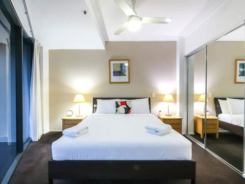 Amazing Brisbane CBD 2 Bedroom Apartment With River Views - Tourism Townsville 2
