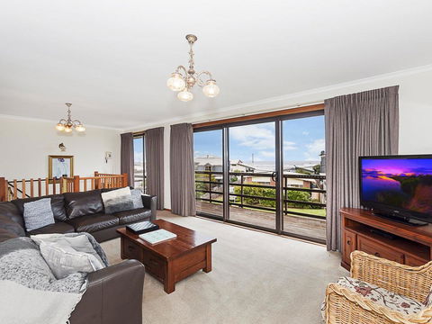 AMBIENCE BY THE SEA - Tourism Townsville 3