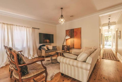 Ambrose On Byng - Central Location W/ 2 Bathroom - Tourism Townsville 0