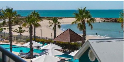 AN OCEAN,BEACH And POOL VIEW APARTMENT - Apt 210 SEASHELLS RESORT - Tourism Townsville 0