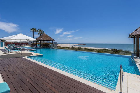 AN OCEAN,BEACH And POOL VIEW APARTMENT - Apt 210 SEASHELLS RESORT - Tourism Townsville 1