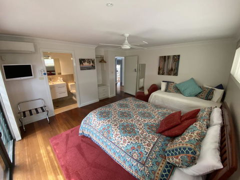 Anchors B&B - Tourism Townsville 0