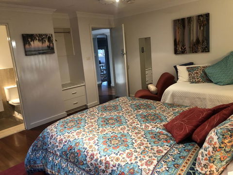 Anchors B&B - Tourism Townsville 1