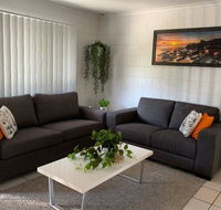 Andergrove Home with a Garden View-Wi-fi  Netflix - Tourism Townsville