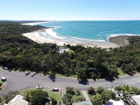 Angourie Blue 1 - Great Ocean Views - Surfing Beaches - Tourism Townsville 1
