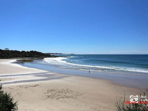 Angourie Blue 1 - Great Ocean Views - Surfing Beaches - Tourism Townsville 3
