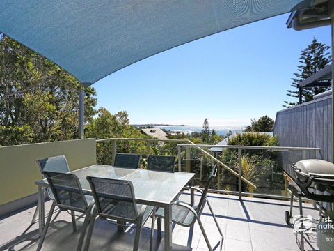 Angourie Blue 1 - Great Ocean Views - Surfing Beaches - Tourism Townsville 0