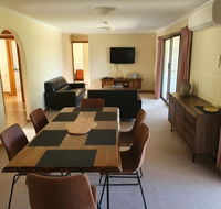 Annies Holiday Units - Tourism Townsville