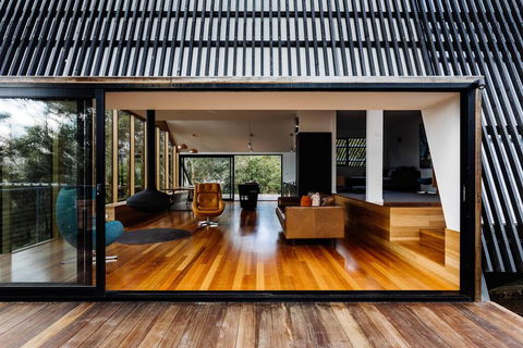 Apollo Bay House - Tourism Townsville 0