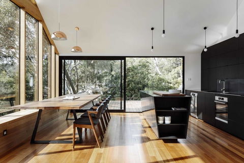 Apollo Bay House - Tourism Townsville 1
