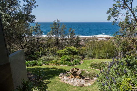 ARGYLL MOLLYMOOK - Absolute Waterfront - Tourism Townsville 1