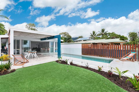 Arlington Beach House - Tourism Townsville 0